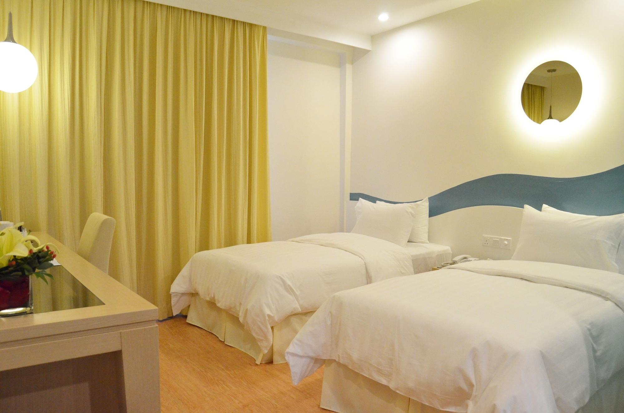Oceania Hotel Kota Kinabalu Buitenkant foto