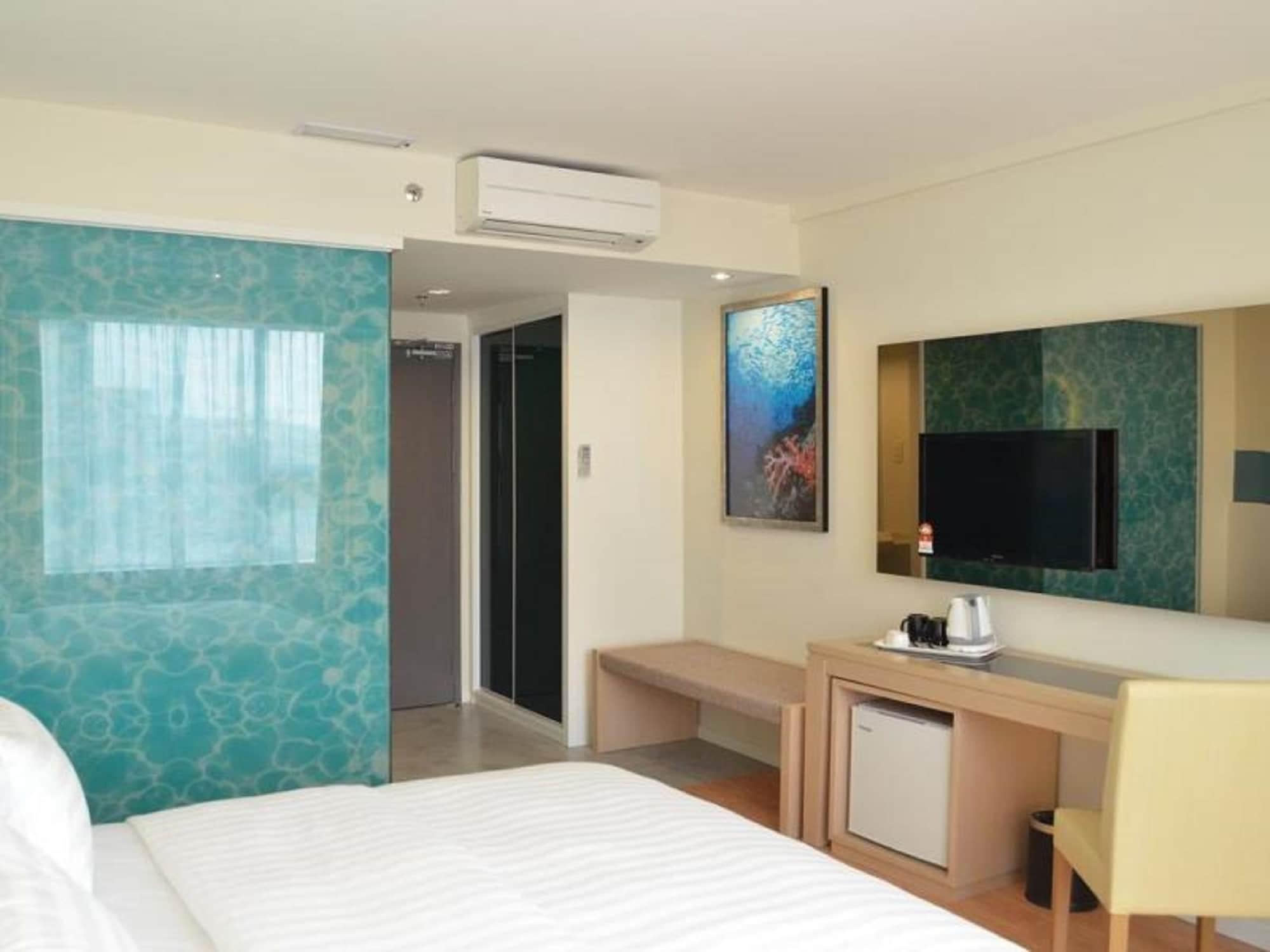 Oceania Hotel Kota Kinabalu Buitenkant foto