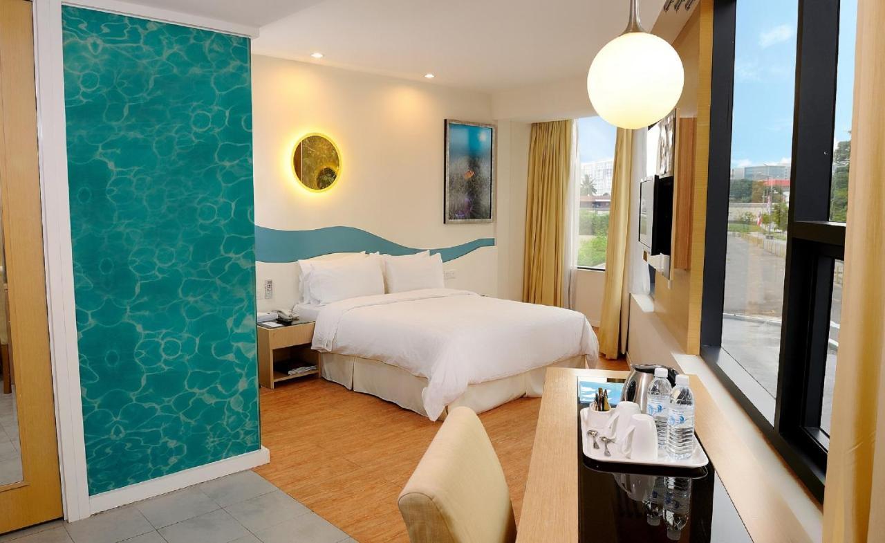 Oceania Hotel Kota Kinabalu Buitenkant foto