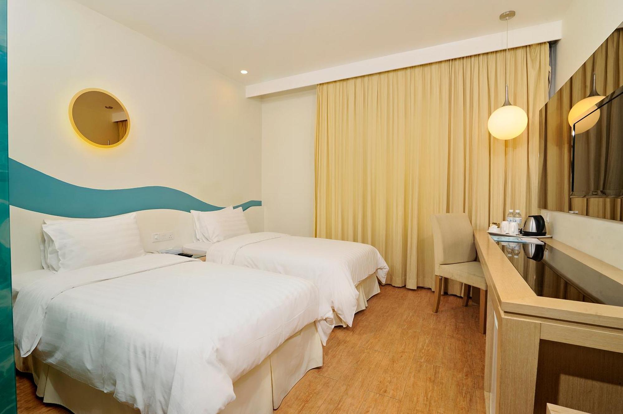 Oceania Hotel Kota Kinabalu Buitenkant foto