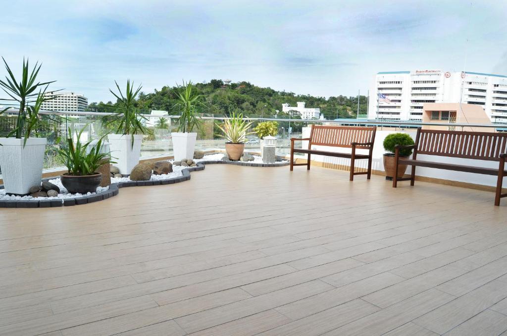 Oceania Hotel Kota Kinabalu Buitenkant foto