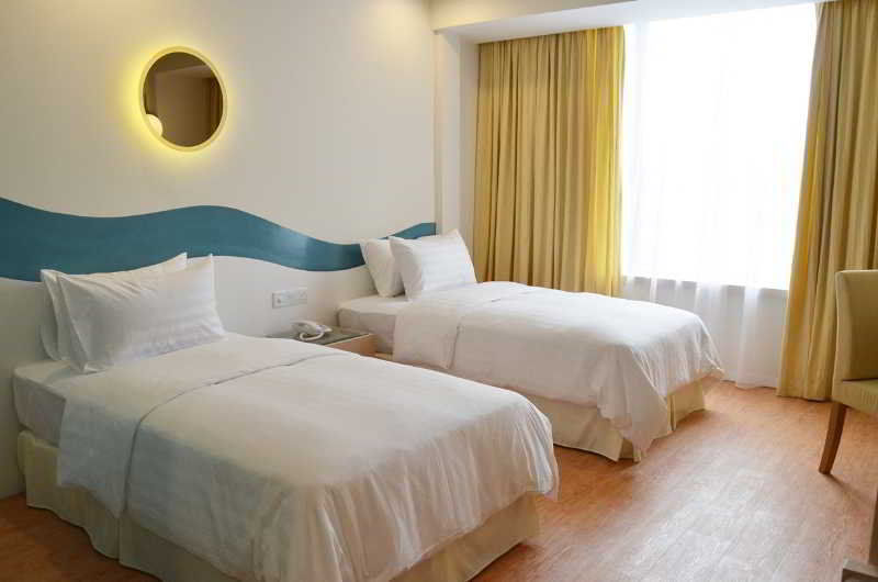 Oceania Hotel Kota Kinabalu Buitenkant foto