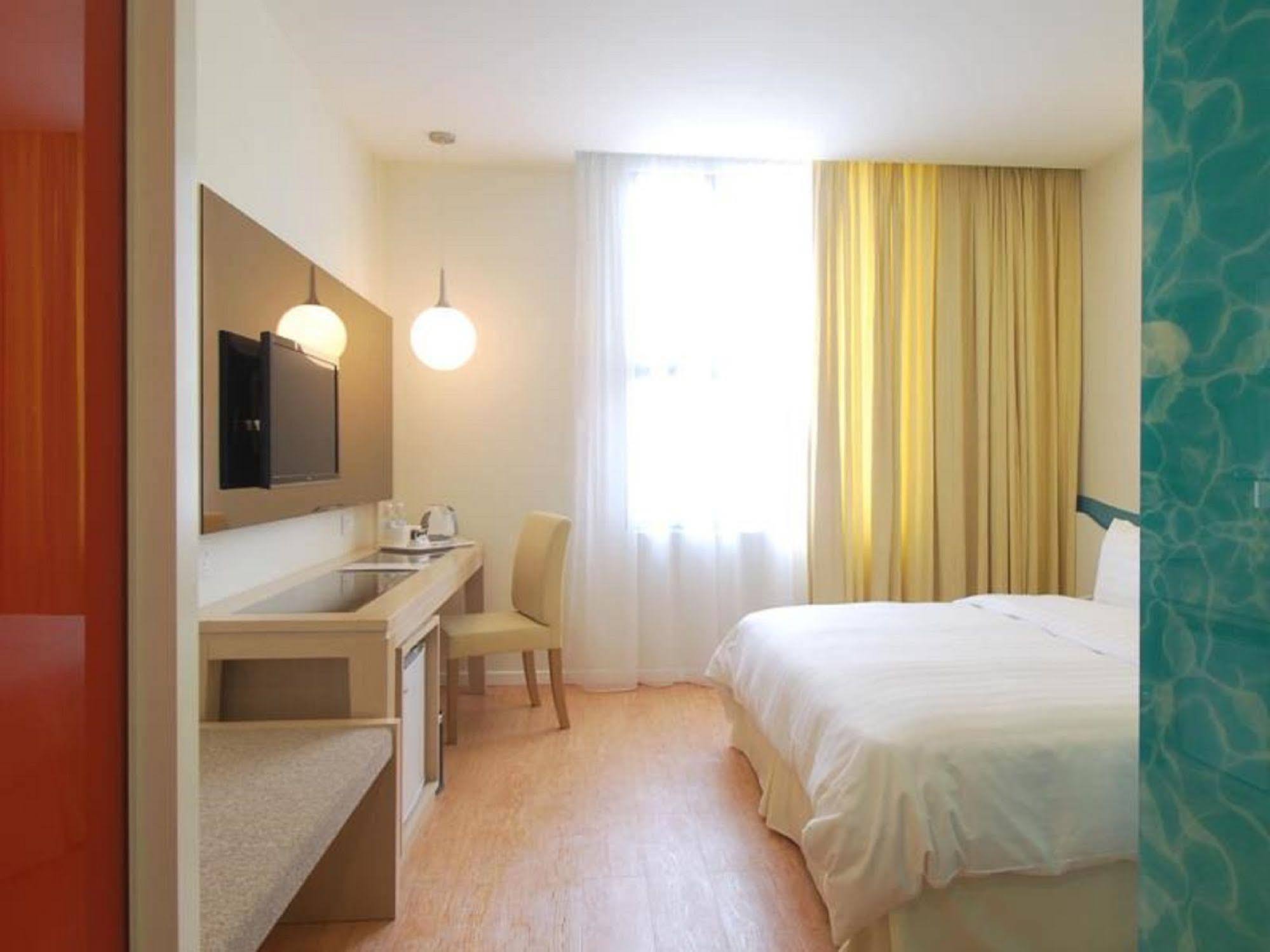 Oceania Hotel Kota Kinabalu Buitenkant foto