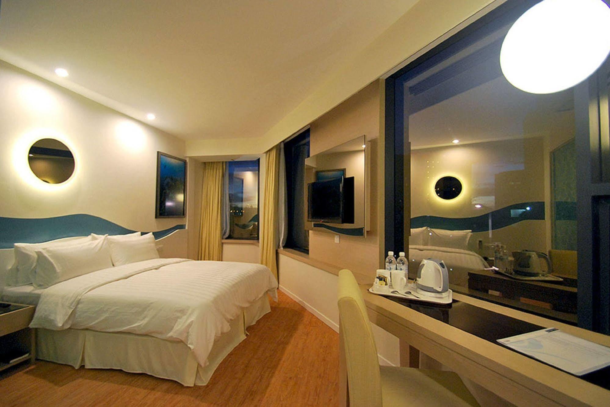 Oceania Hotel Kota Kinabalu Buitenkant foto
